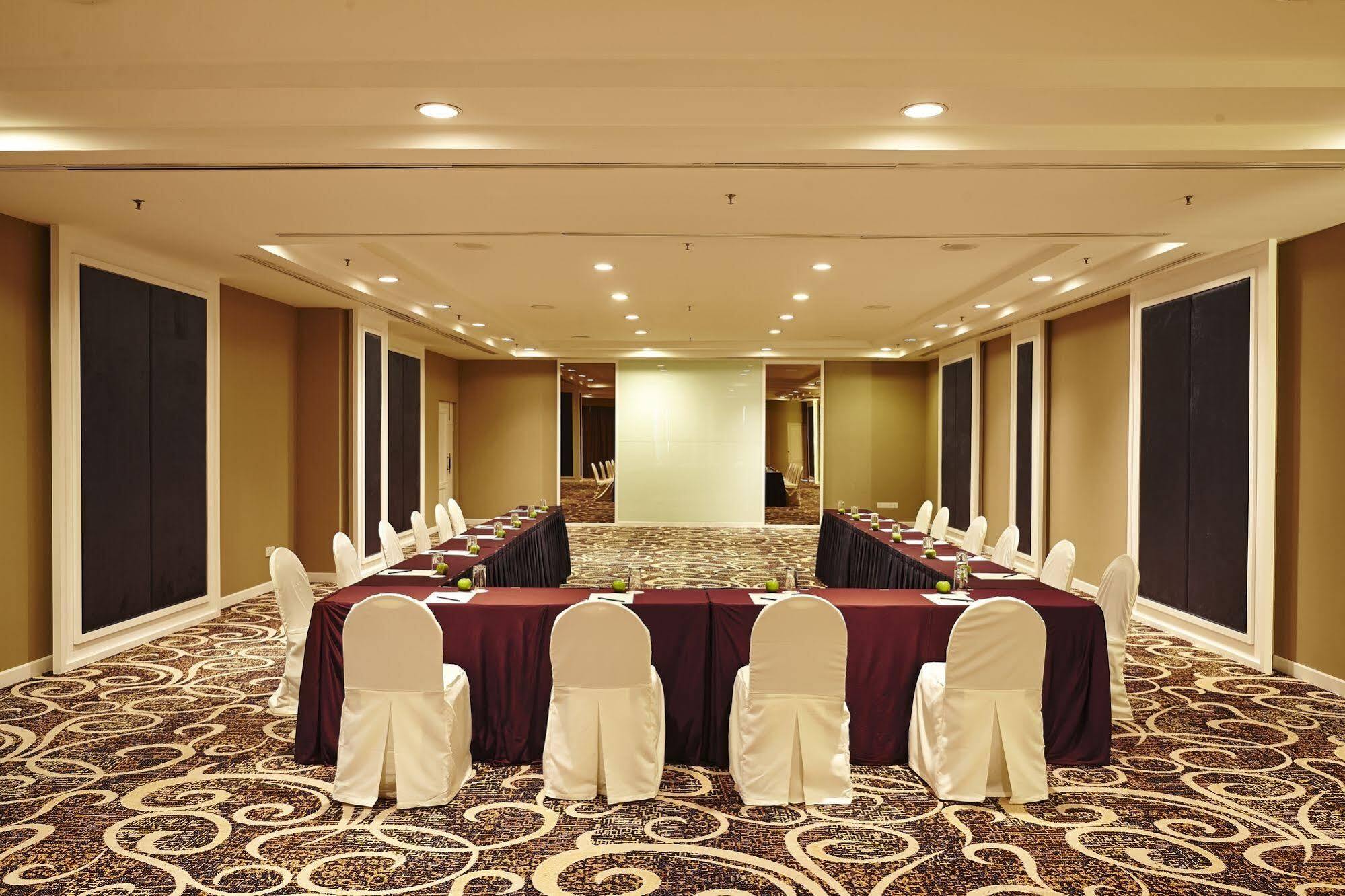 Ac Hotel By Marriott Kuala Lumpur Exterior photo