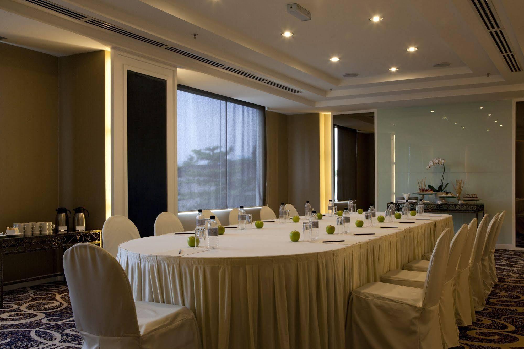 Ac Hotel By Marriott Kuala Lumpur Exterior photo