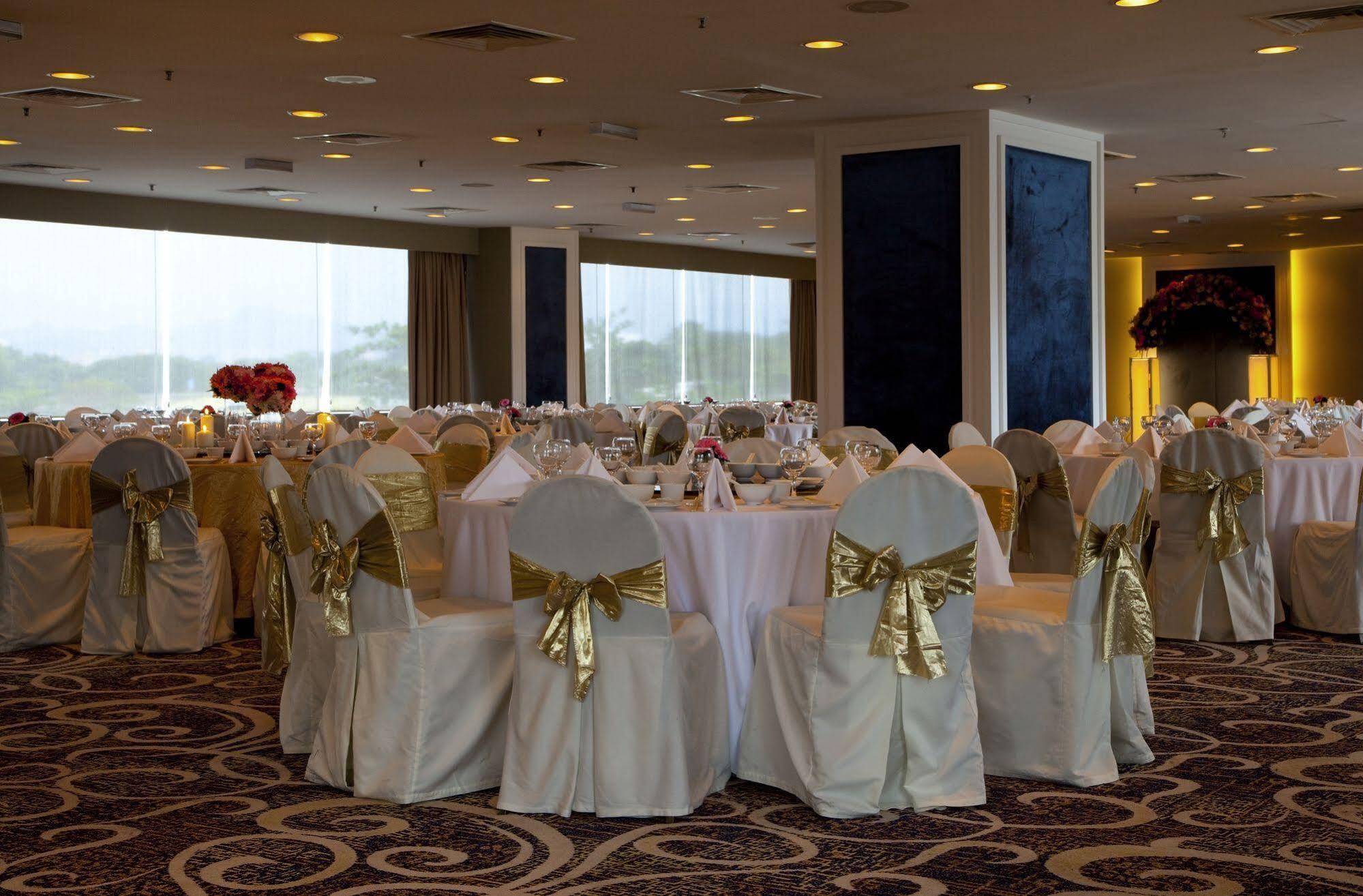 Ac Hotel By Marriott Kuala Lumpur Exterior photo